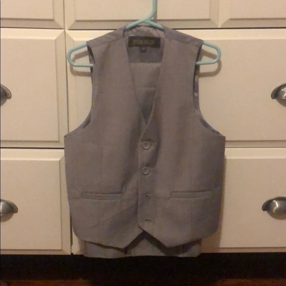 Spring Notion Boys size 5 vest and pants (gray)